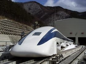 リニアモーターカー